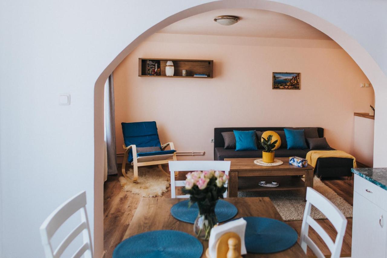 Lotus Apartman Apartment Odorheiu Secuiesc Ngoại thất bức ảnh