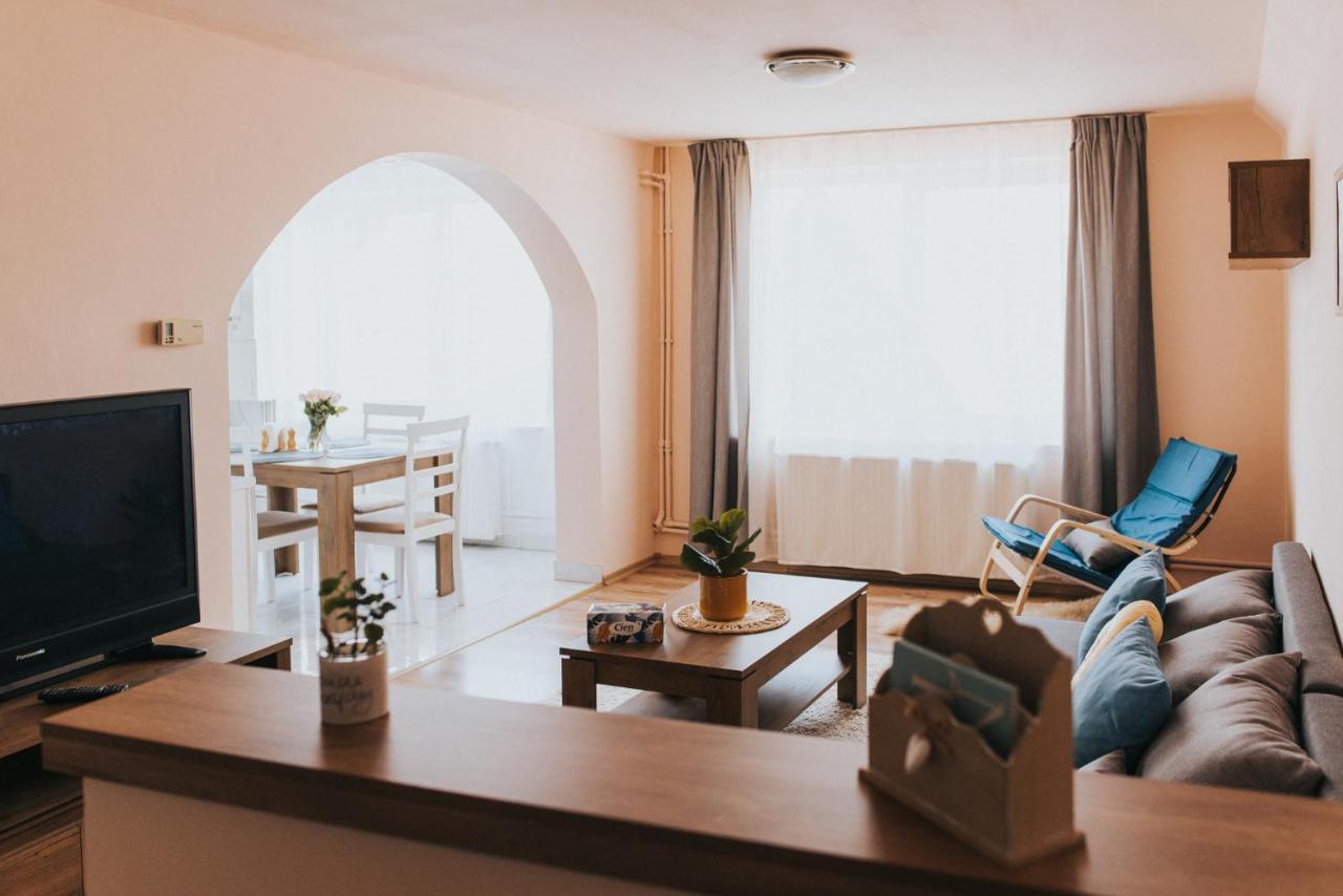 Lotus Apartman Apartment Odorheiu Secuiesc Ngoại thất bức ảnh
